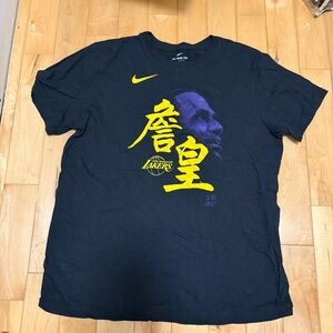 Nike Black Lakers Graphic Short-Sleeve Tee with Yellow & Purple Print